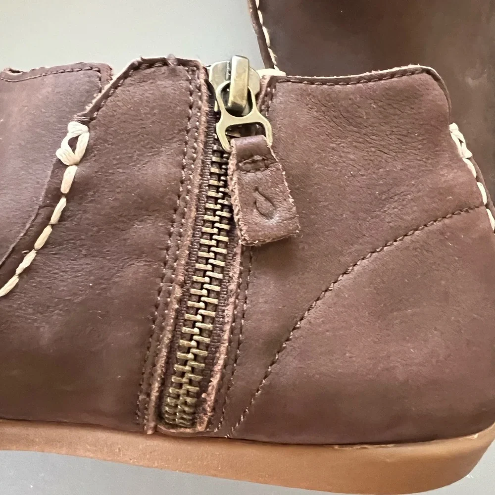 Women’s OluKai Brown Leather Ankle Booties